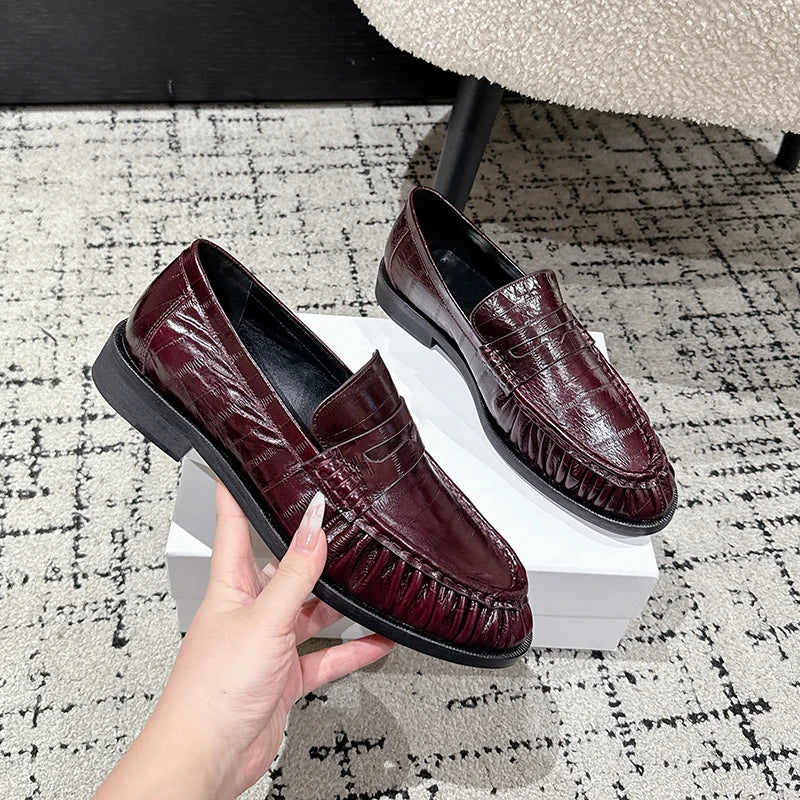 Mocasín penny mujer efecto croco burdeos oscuro, vista principal
