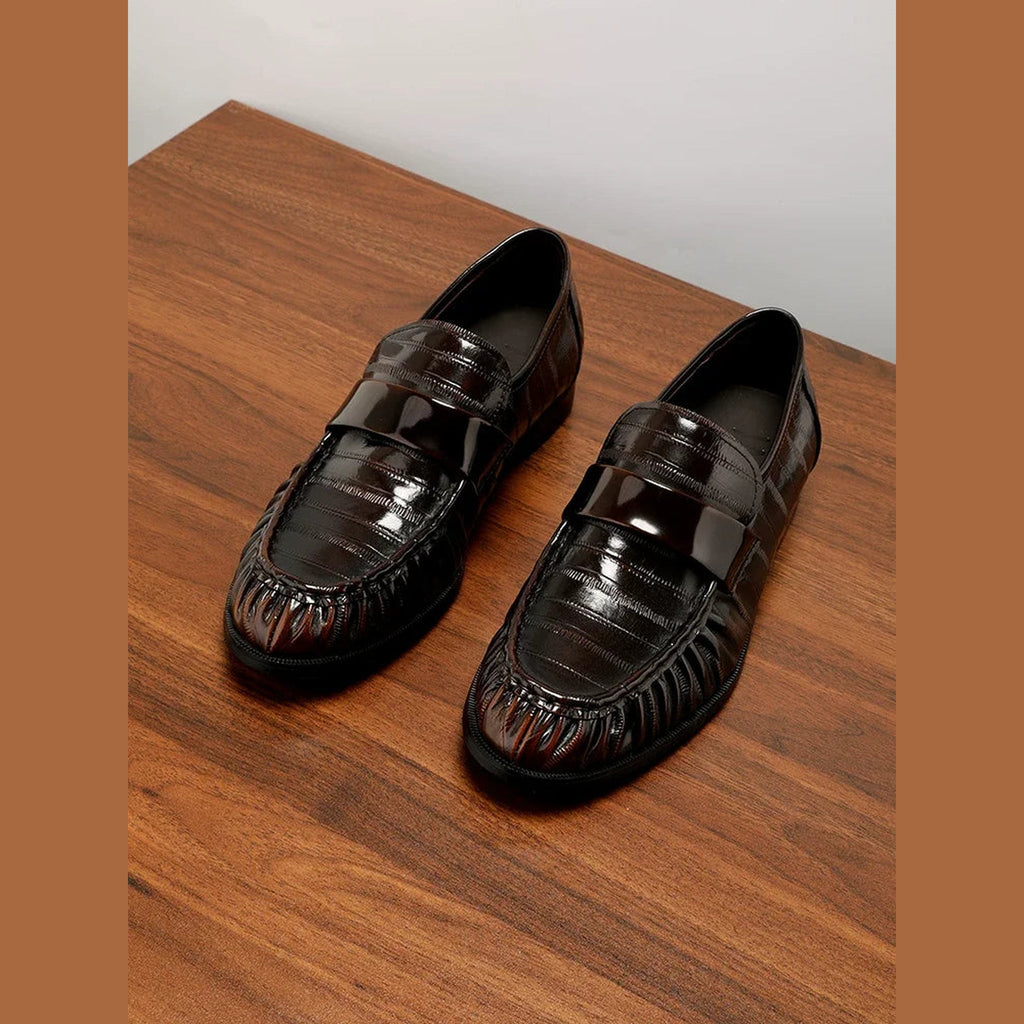 Mocasín de piel para hombre efecto piel de anguila, negro y marrón, color negro, vista lateral