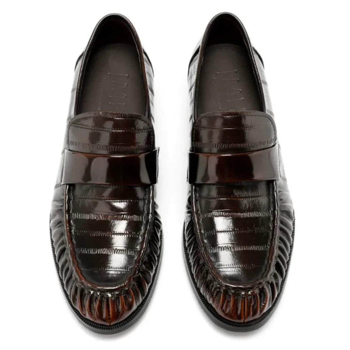 Mocasín de piel para hombre efecto piel de anguila, negro y marrón, color negro, detalle de la suela
