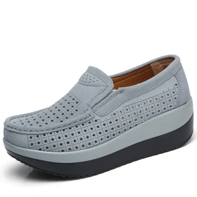 Mocasín de plataforma calado negro de ante