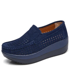 Mocasín de plataforma calado con suela compensada, Azul marino