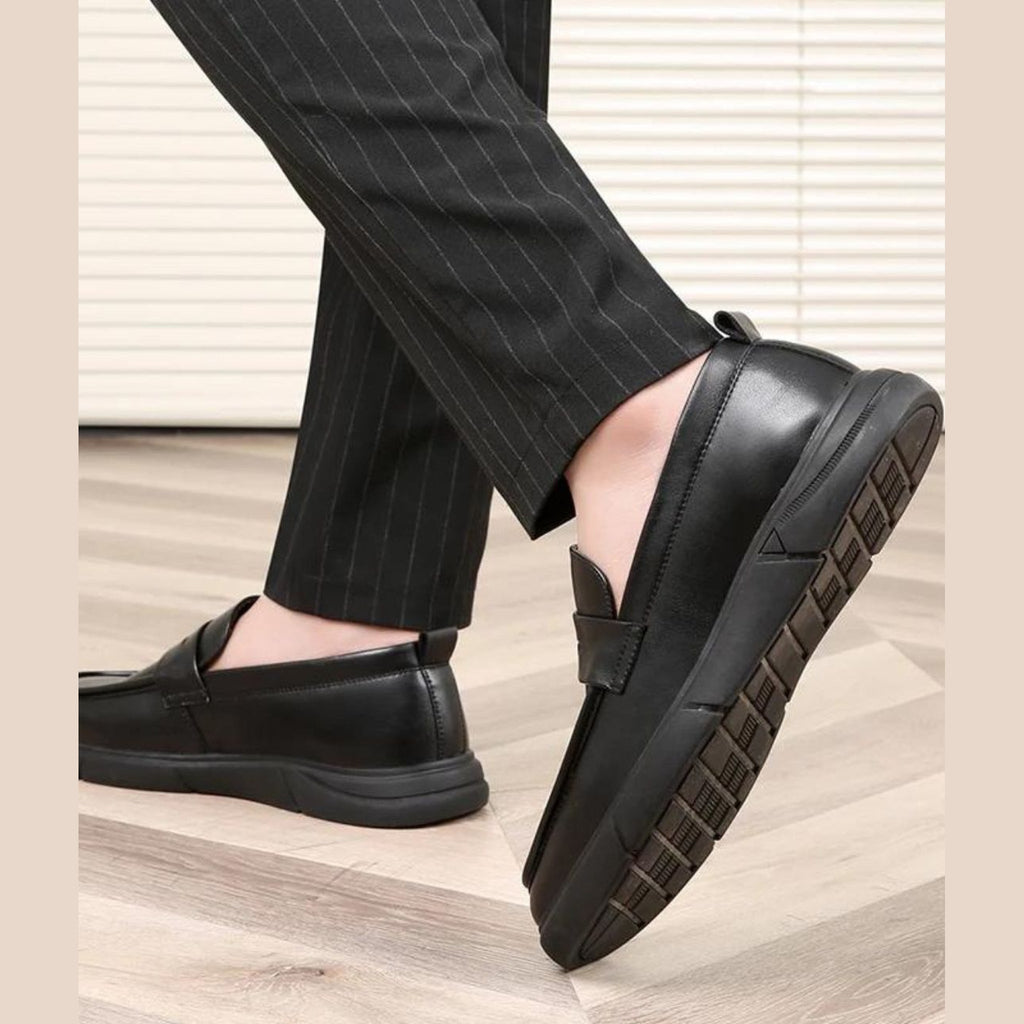 Mocasín plataforma de hombre negro con lengüeta, par completo