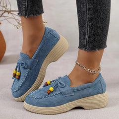Mocasín con plataforma de mujer, lazo y perlas de colores, Azul