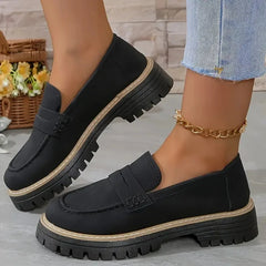 Mocasín de mujer con plataforma y suela dentada, Negro