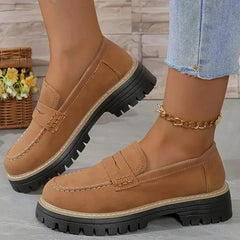 Mocasín de mujer con plataforma y suela dentada, Camel