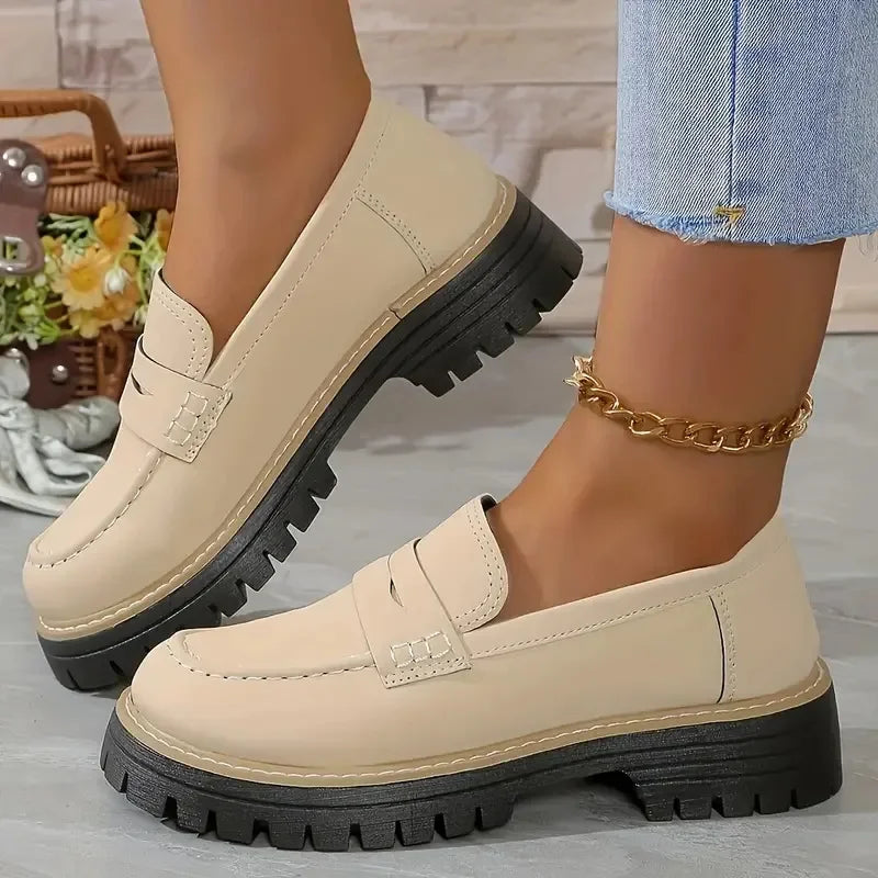 Mocasín de mujer con plataforma y suela dentada Azul, detalle de la suela