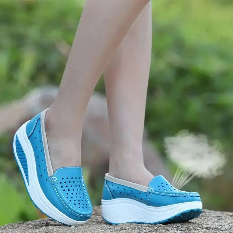 Par de mocasines de plataforma para mujer