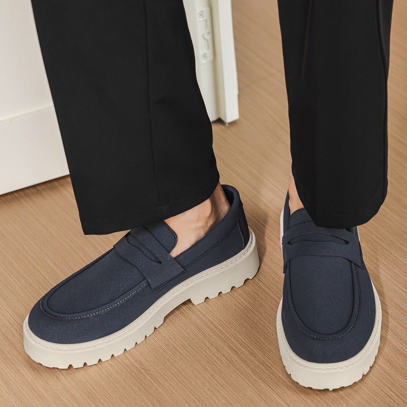 Mocasín de suela dentada para hombre, imagen de conjunto