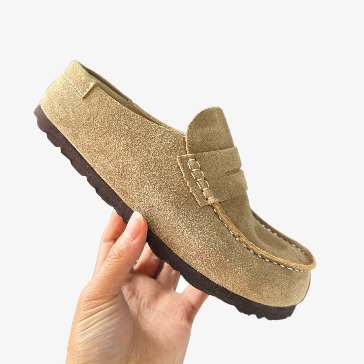 Mocasín zueco de ante beige