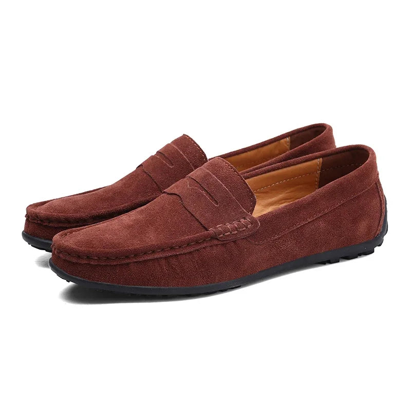 Suela de caucho de los mocasines de ante para hombre