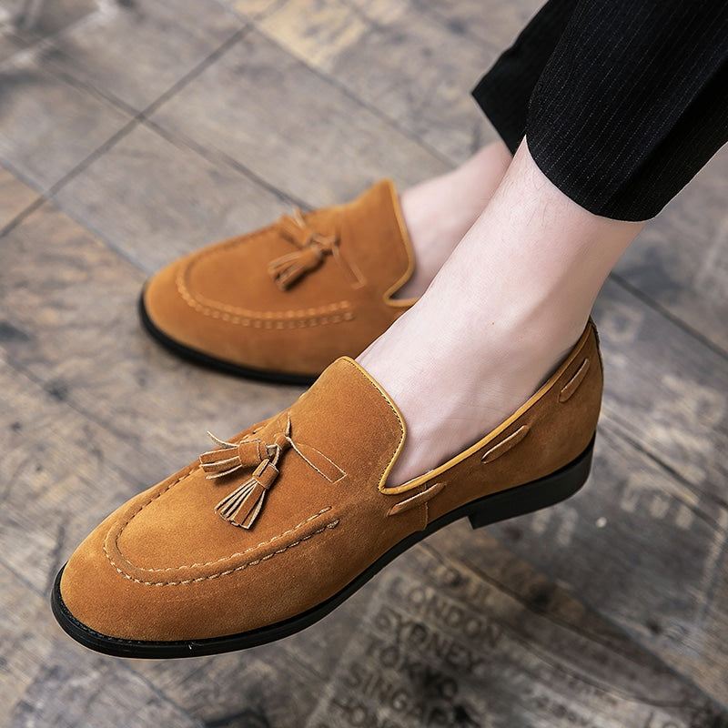 Mocasines con borlas efecto ante color camel
