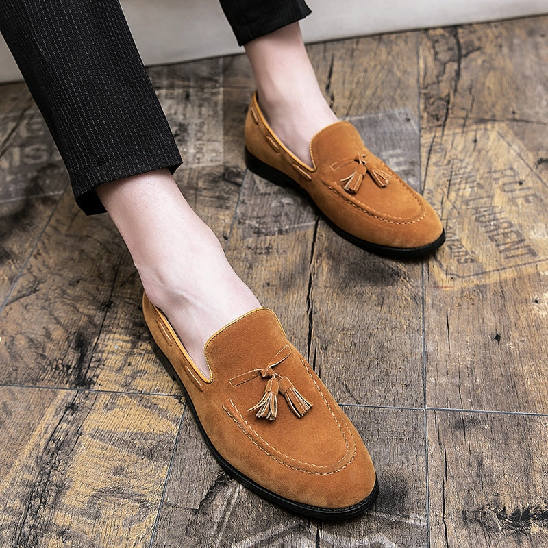 Mocasines con borlas efecto ante color camel