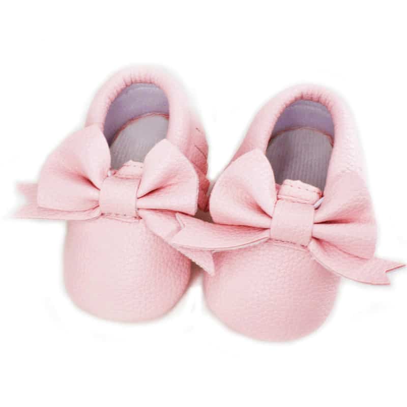 mocasín con lazo rosa