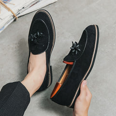Mocasines con borlas de gamuza sintética y pespuntes blancos, Negro