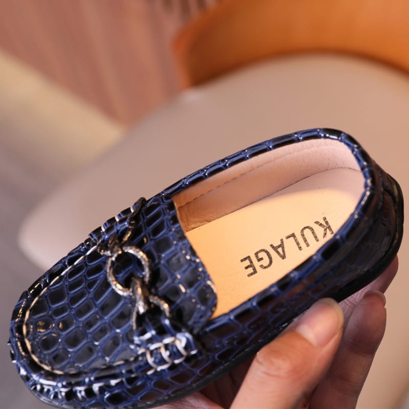 Mocasines con estampado de cocodrilo para bebé niña