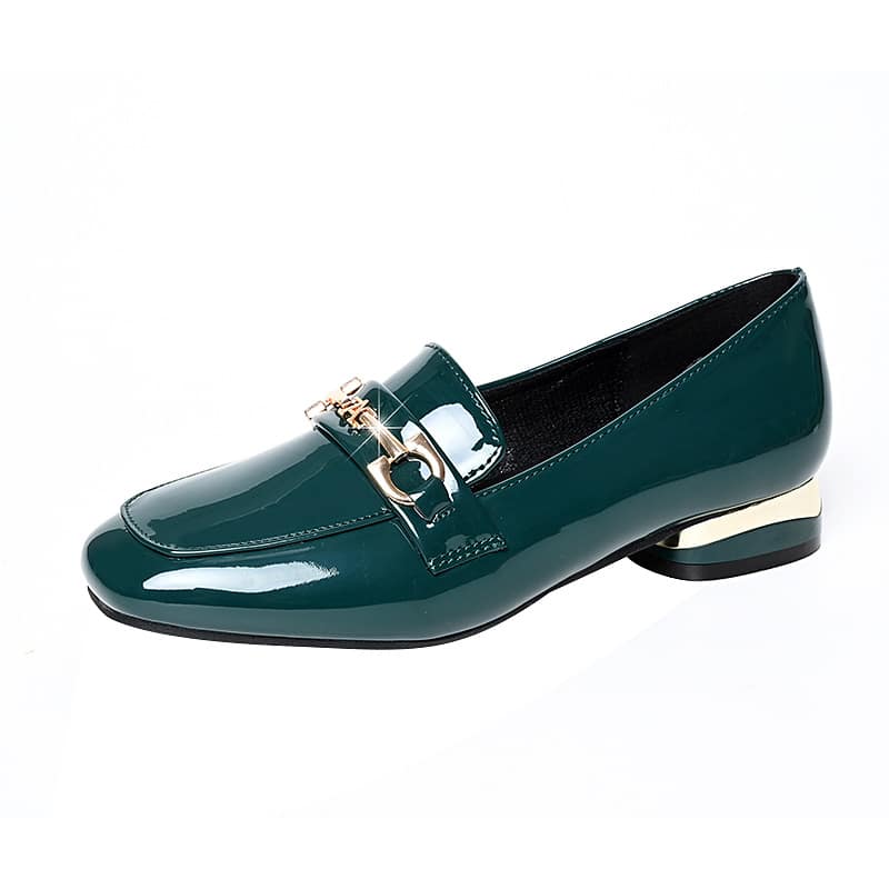 Mocasines de tacón en cuero barnizado