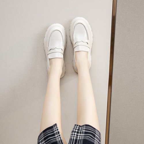 Mocasines de piel lisa con suela gruesa