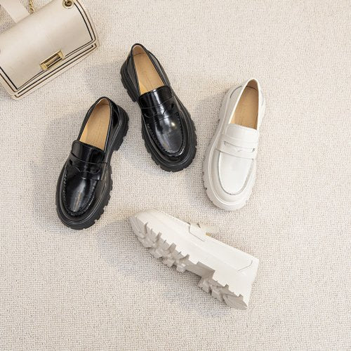 Mocasines de piel lisa con suela gruesa