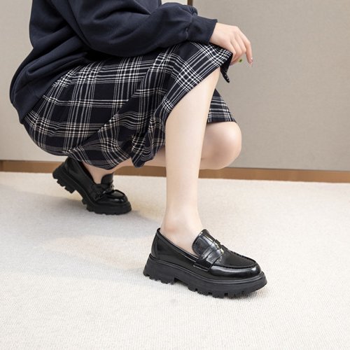 Mocasines de piel lisa con suela gruesa