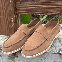 Mocasines flexibles de hombre en ante taupe con suela clara, Camel