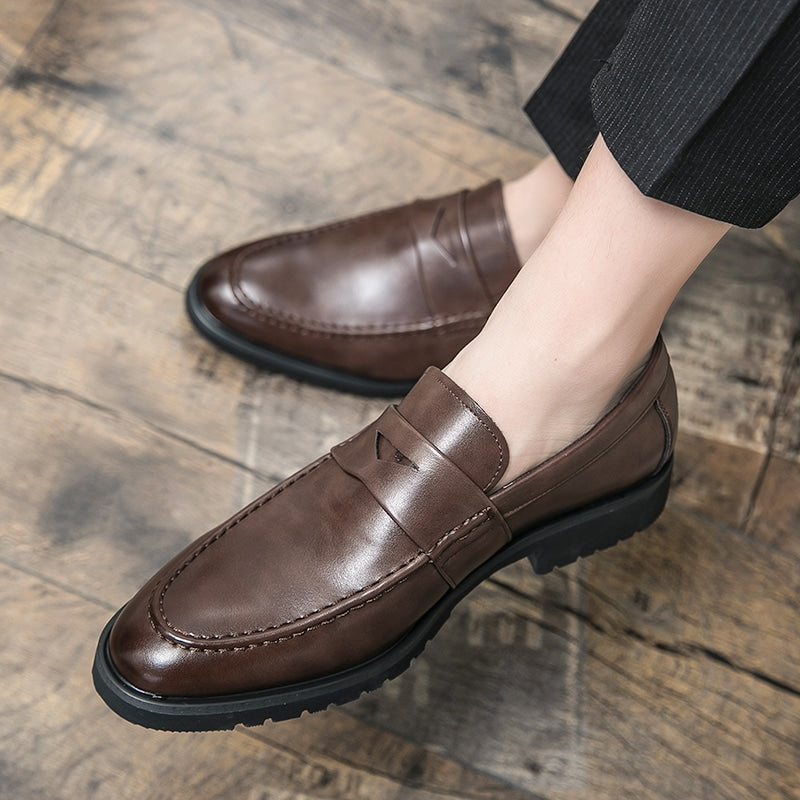 mocasín de piel marrón para hombre