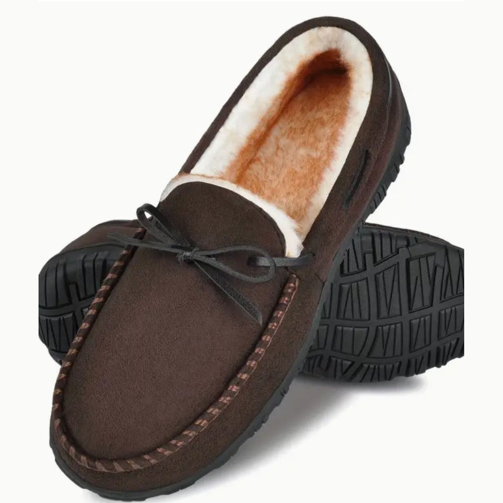 Mocasines forrados de hombre marrones, detalle del material