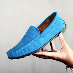 Mocasines de hombre azules en ante con suela dentada, Azul celeste