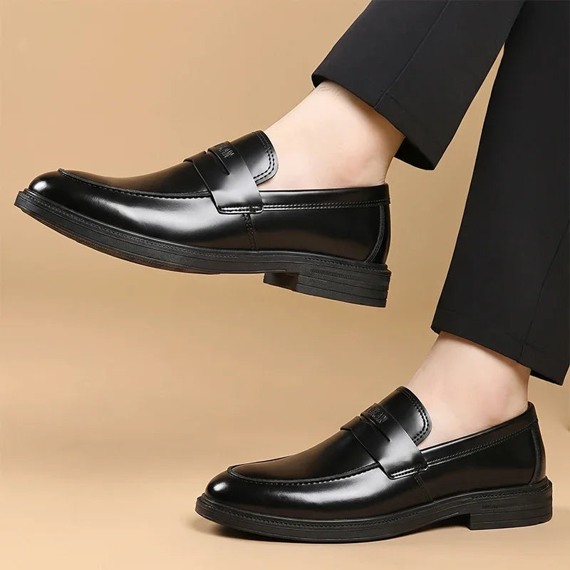 Detalle de la tira sobre el empeine del mocasín