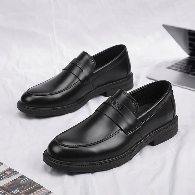 Mocasines de hombre negros combinados con un look business