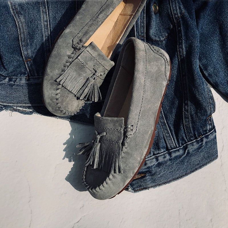 Mocasines indios de ante con borlas