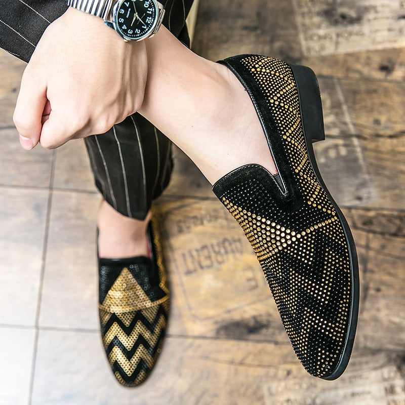 Mocasines negros con estrás dorados para hombre