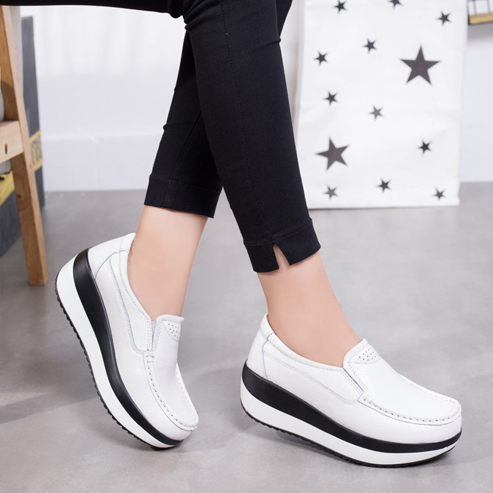 Mocasines ortopédicos con plataforma efecto piel