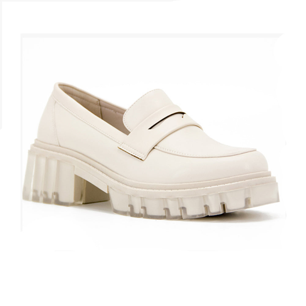 Mocasines simples con tacón y suela gruesa