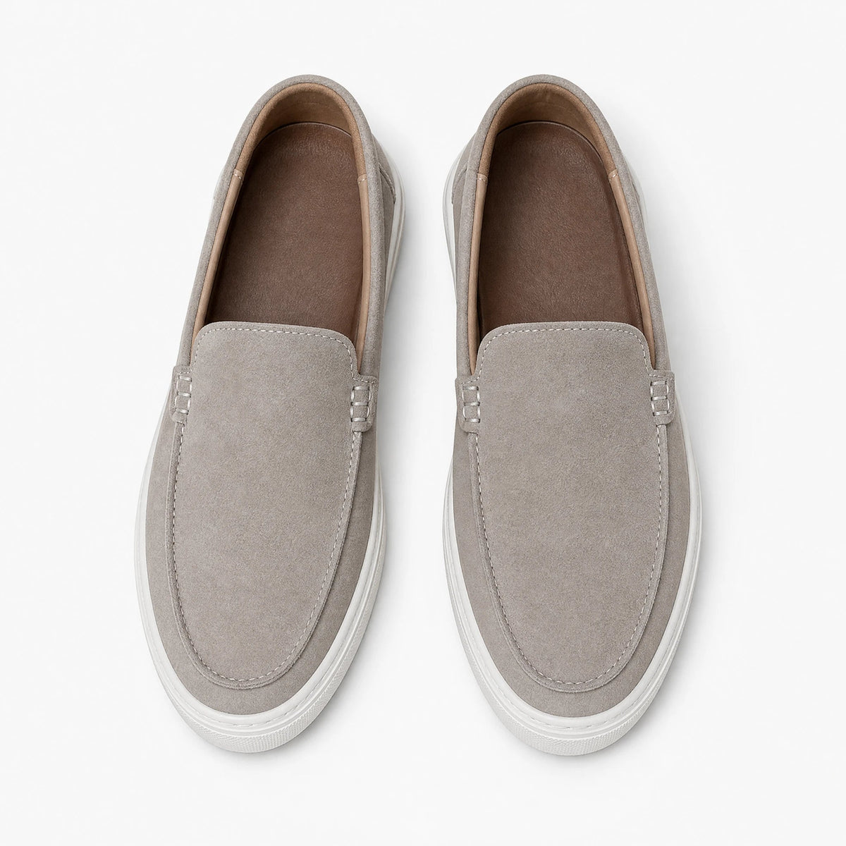 Mocasín de suela gruesa de ante para hombre topo, vista lateral