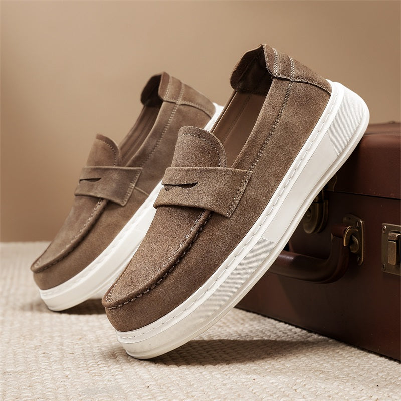 Mocasín camel de piel, vista de tres cuartos