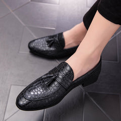 Mocasines con borlas de piel auténtica efecto cocodrilo para hombre, Negro