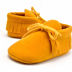Mocasines con cordones y flecos para bebé, Amarillo