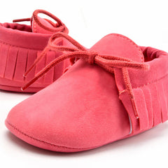 Mocasines con cordones y flecos para bebé, Rosa oscuro