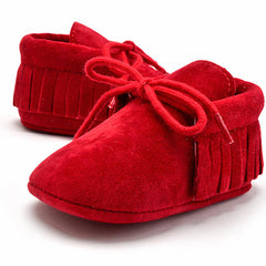 Mocasines con cordones y flecos para bebé, Rojo