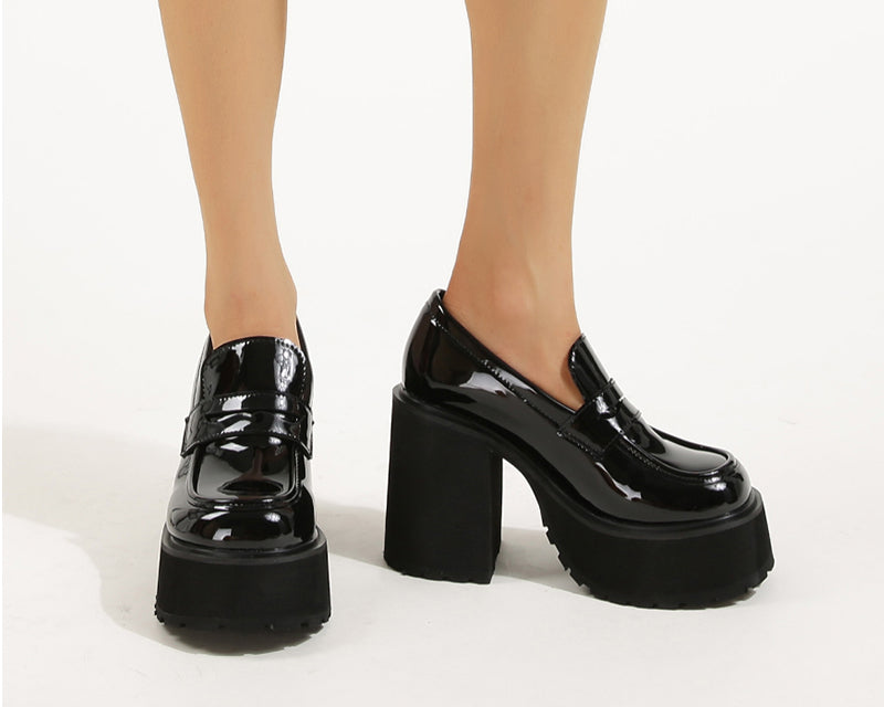 Mocasines de tacón con suela gruesa negra para mujer