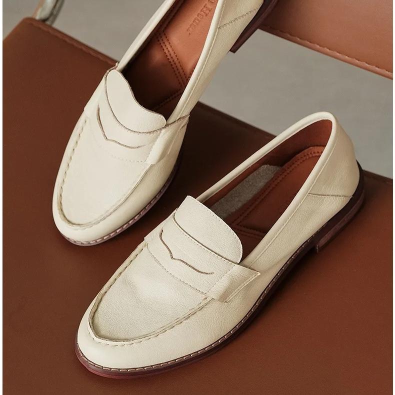 Mocasines de tacón cuadrado de piel suave para mujer