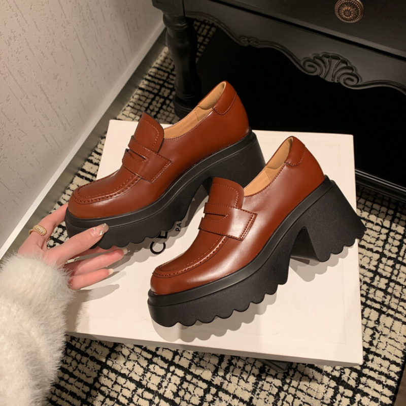 Mocasines de plataforma de piel para mujer con base de cubo blanco