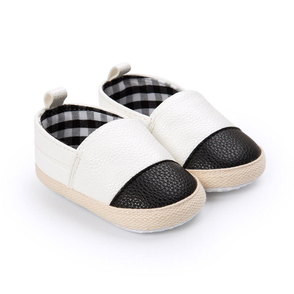 Mocasines bicolores brillantes para bebé niña
