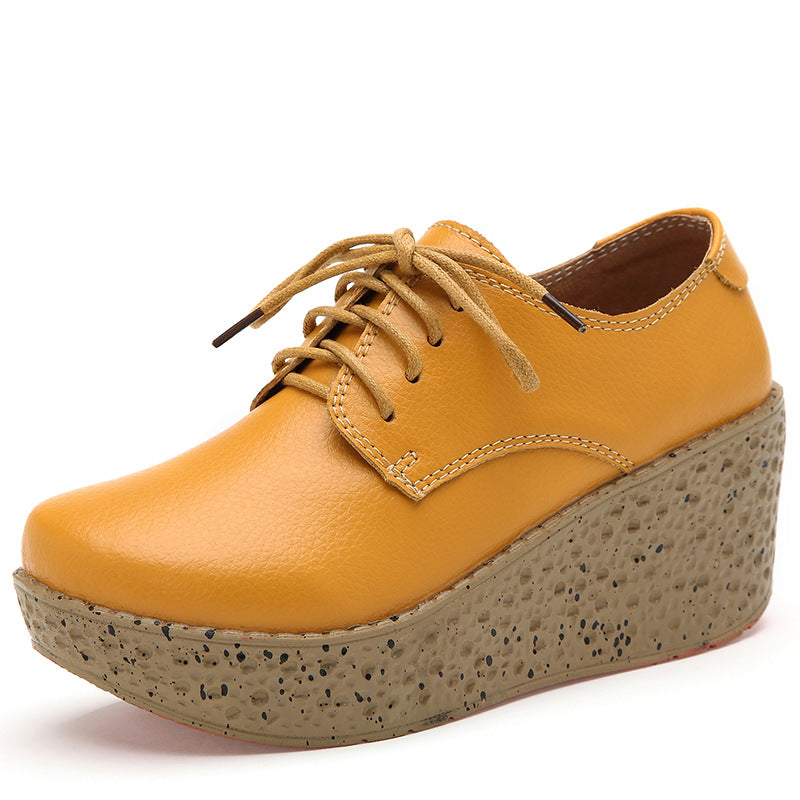 Mocasines con cuña de piel sintética para mujer