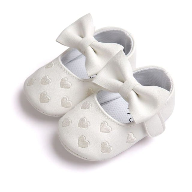 Mocasines para bebé niña con motivo de corazón