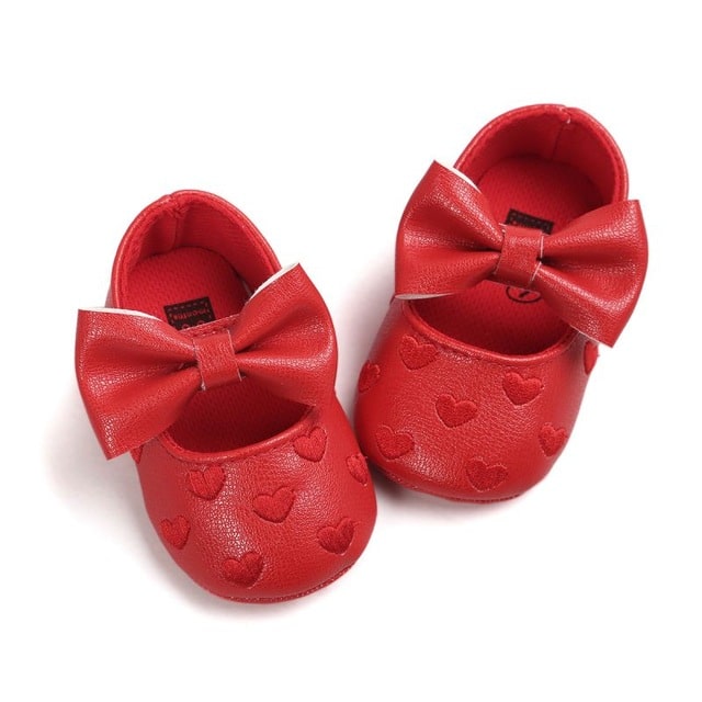 Mocasines para bebé niña con motivo de corazón