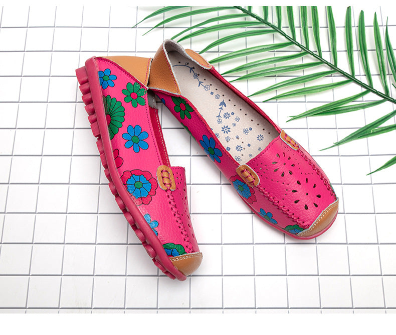 Mocasines de piel con motivos florales para mujer