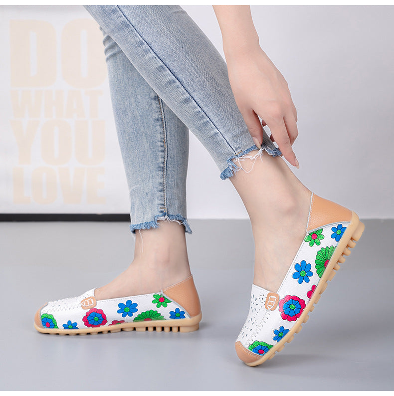 Mocasines de piel con motivos florales para mujer