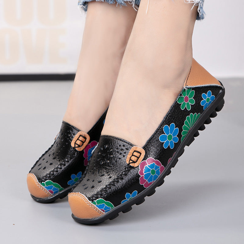 Mocasines de piel con motivos florales para mujer