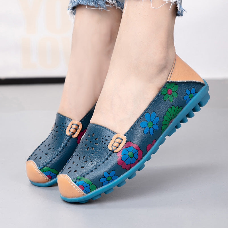 Mocasines de piel con motivos florales para mujer